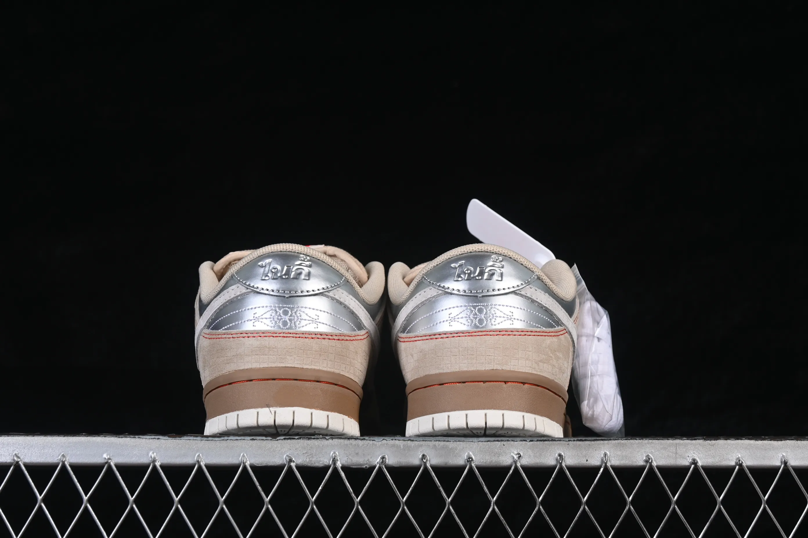 All categories Nk SB Dunk series Nk SB Dunk Low low-top sneakers Nike SB Dunk Low low-top casual sneakers IB6206-701